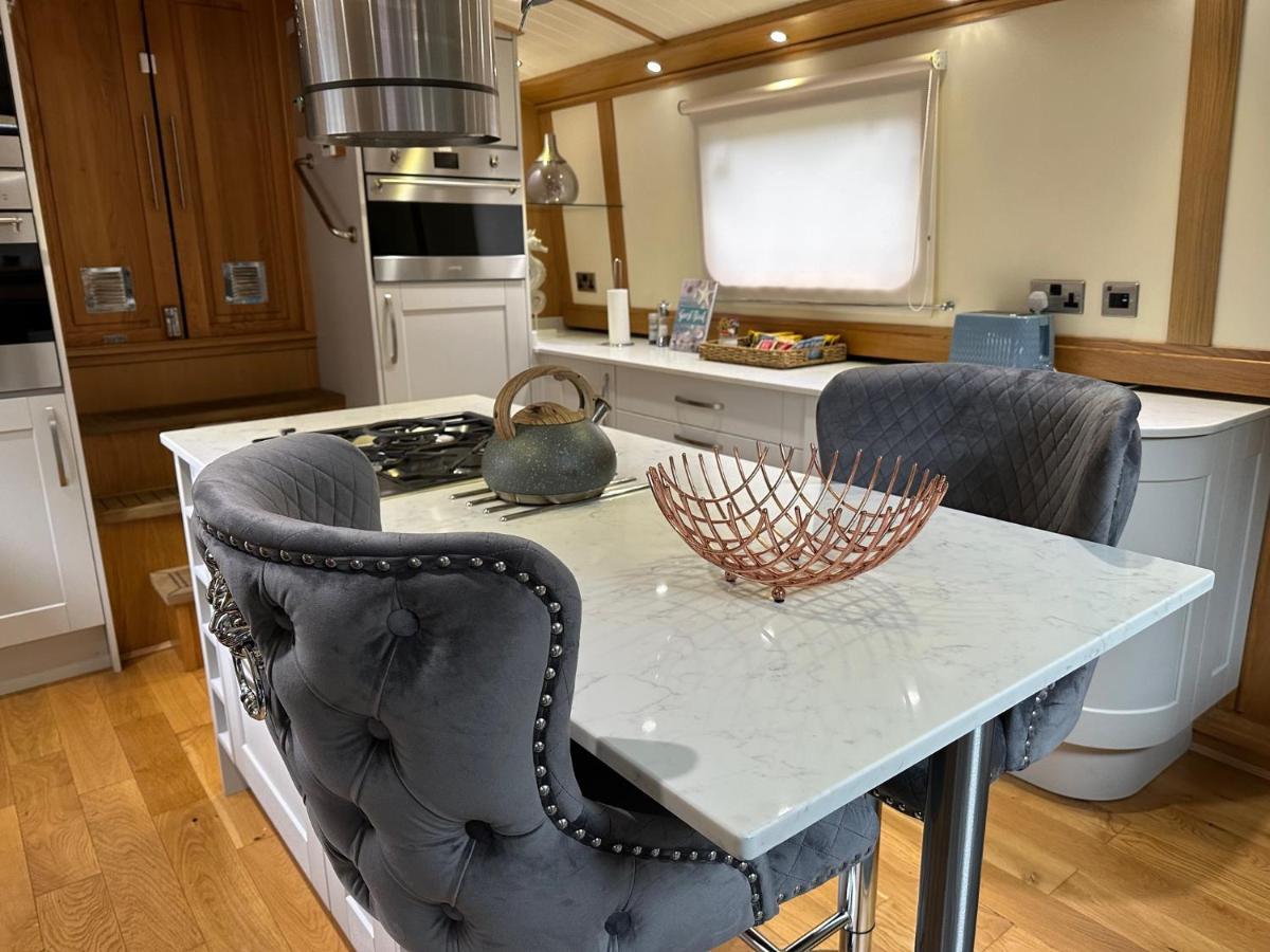 Luxury Boat - The Thistle Dream Uxbridge Zewnętrze zdjęcie